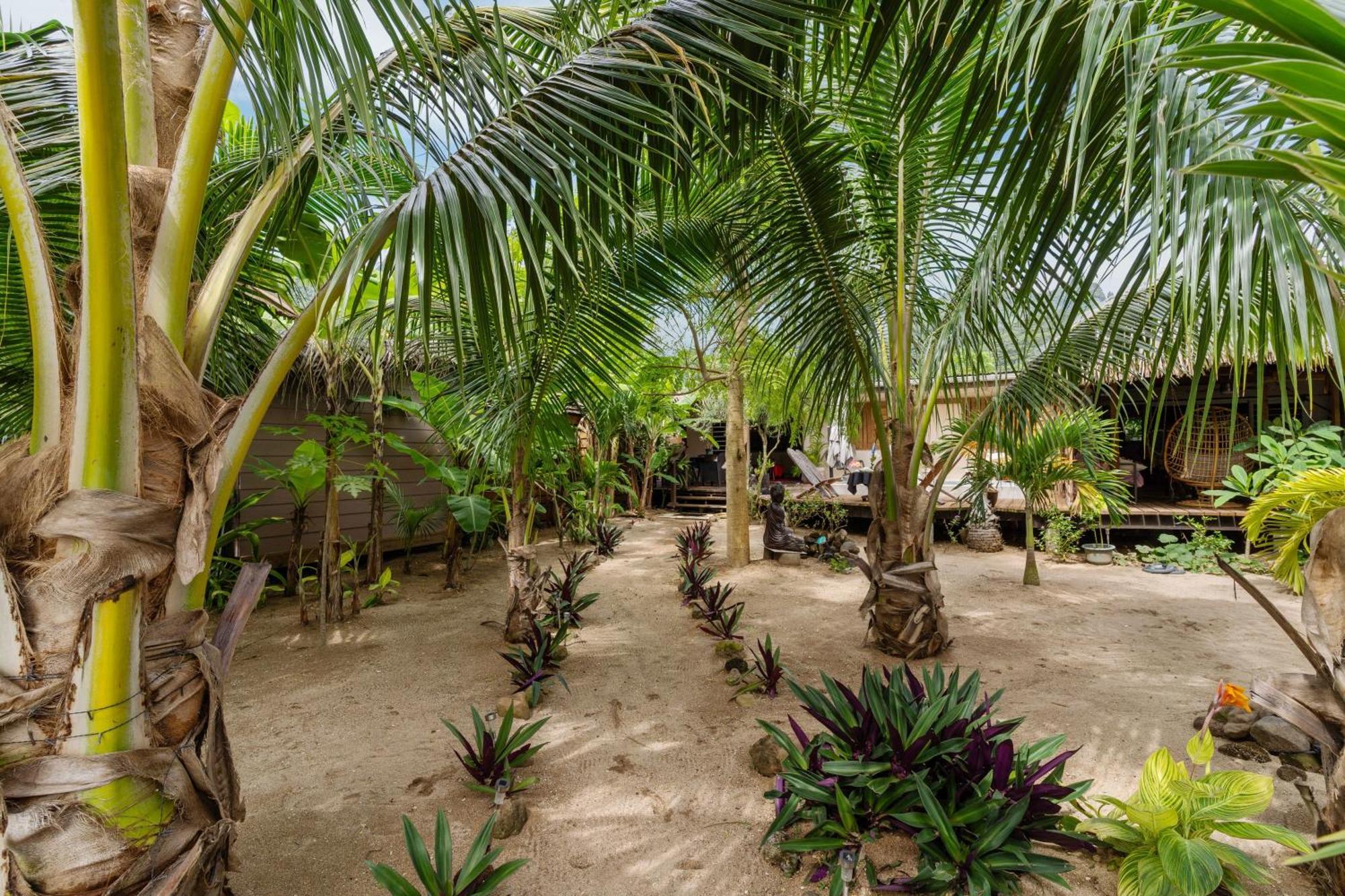 Fare Oaoa Haapiti Aparthotel Moorea Exterior photo