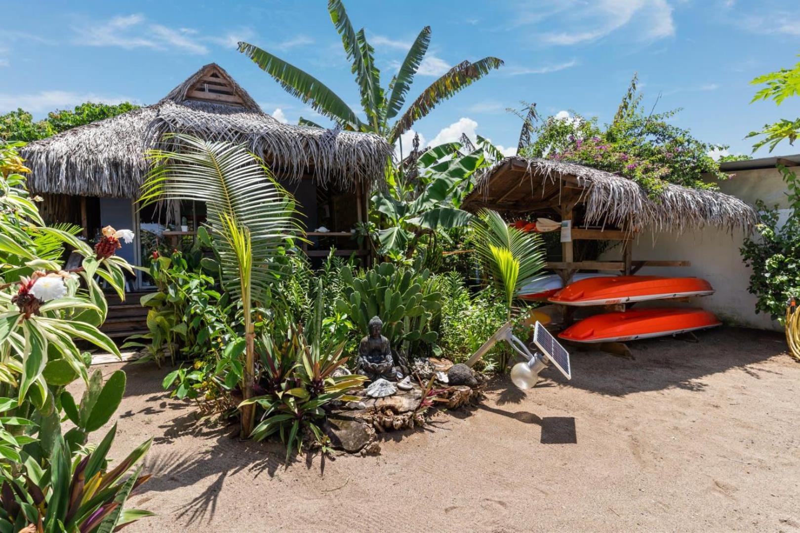 Fare Oaoa Haapiti Aparthotel Moorea Exterior photo