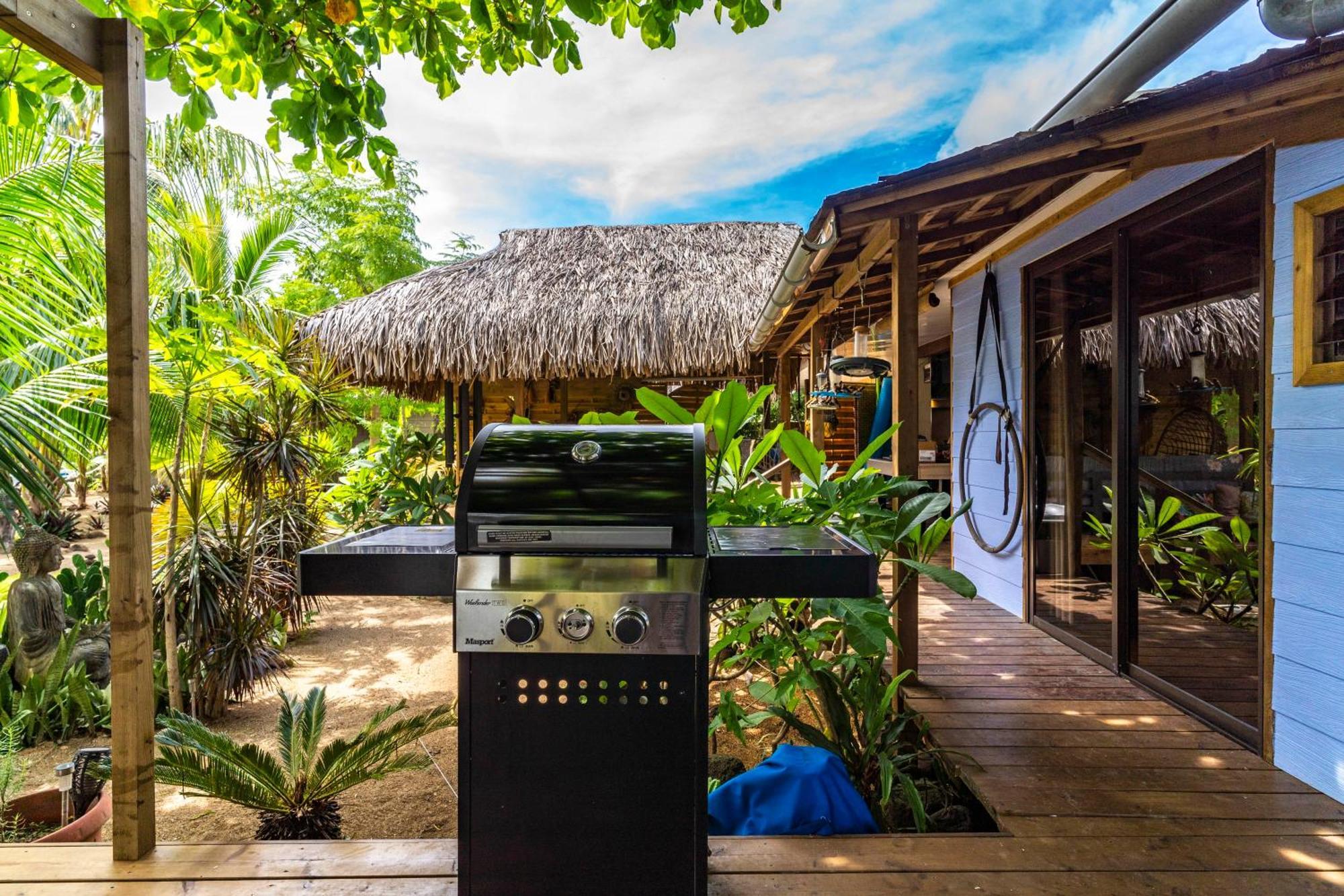 Fare Oaoa Haapiti Aparthotel Moorea Exterior photo